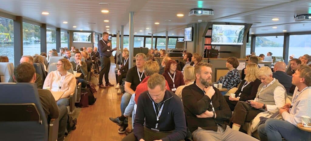 Deltakerer på båten under Ryfylkekonferansen 2025.