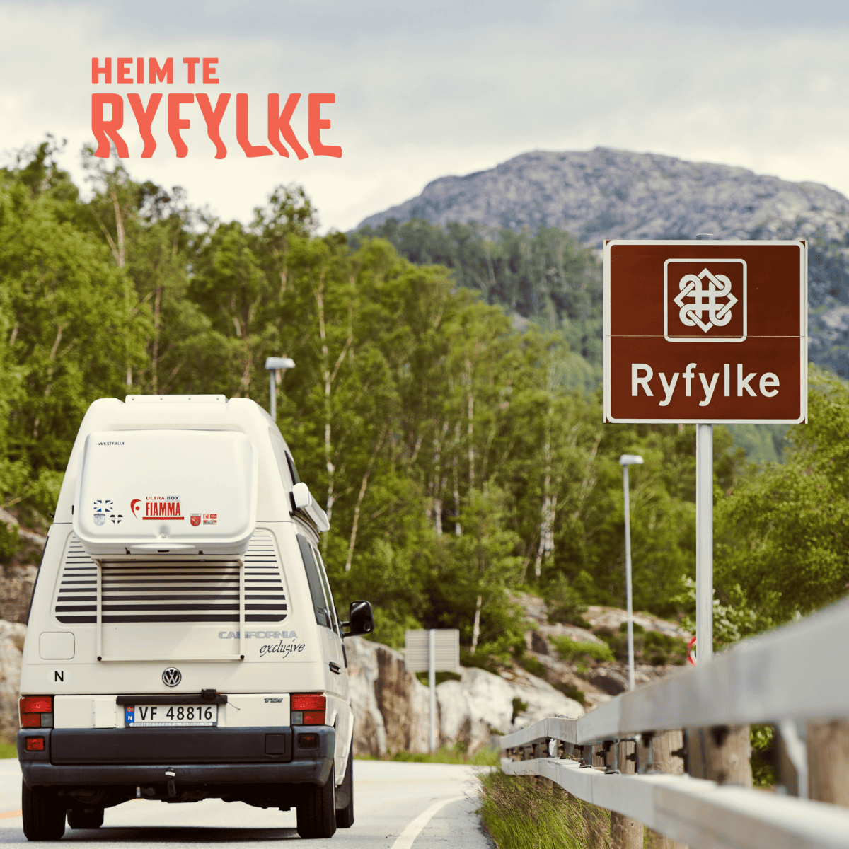 Bubil og vegskilt Ryfylke